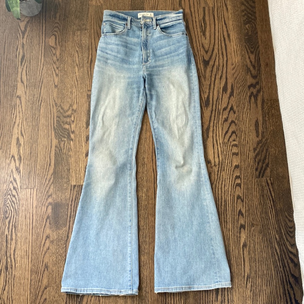 Abercrombie & Fitch, The Flare Ultra High Rise